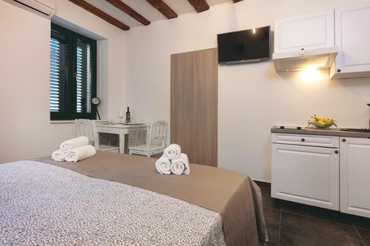 Luxury Studio Apartments Insula Split Extérieur photo